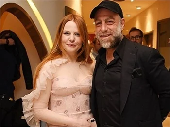 Naz Elmas boşanıyor mu?