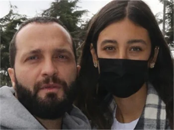 Maskesiz Berkay!