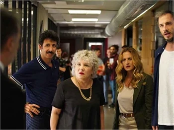 'Menajerimi Ara'ya sürpriz bir isim daha katıldı!