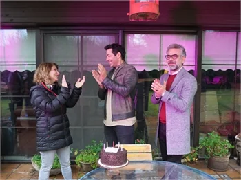 Mert Fırat'a sette doğum günü sürprizi!