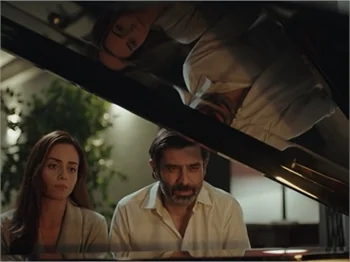 Cansel Elçin yıllar sonra piyano başına geçti!