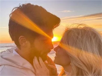 Can Yaman- Diletta Leotta çiftinden aşk pozu