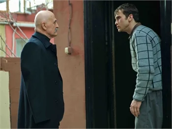 Yamaç ve Cumali Amca karşı karşıya