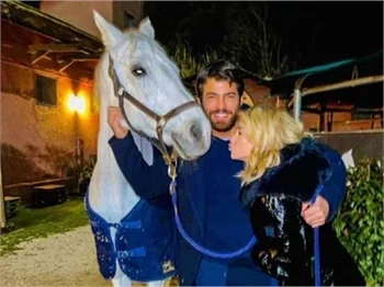 Sevgilisinden Can Yaman'a büyük sürpriz!