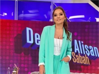 Koronavirüsü yenen Demet Akalın canlı yayına çıktı: "En yakınlarımı bile sildim"