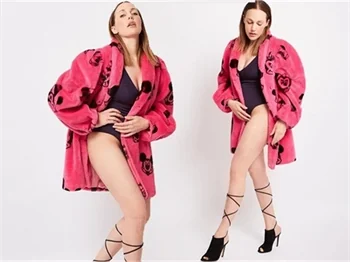 Meryem Uzerli'nin mayolu pozları olay oldu!