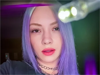 Ece Seçkin sınırları zorluyor: İngilizce rap şarkısı...