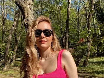 Berfu Yenenler'e yorum yağdı: Sen mi doğurdun biz mi?