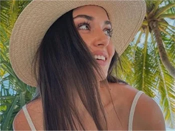 Hande Erçel'in son pozuna beğeni yağdı
