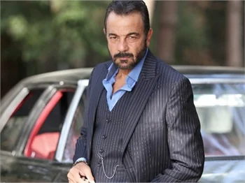 Şok iddia! "Kerem Alışık engelli figüranı yumrukladı"