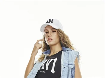 Serenay Sarıkaya'nın 'reklam' pozları!