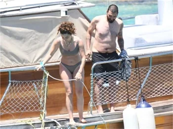 Demet Özdemir ve Oğuzhan Koç'un aşk teknesi!