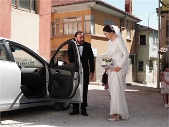 Gönül Dağı'nda Sefer ve Zahide evleniyor…