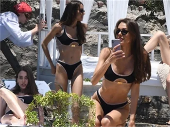 Dilan Çiçek Deniz de sezonu açtı!