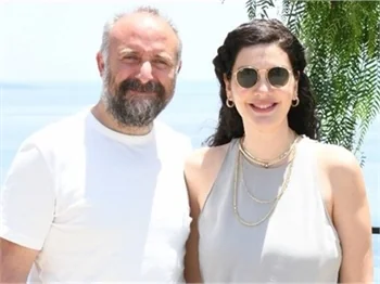 Bergüzar Korel ile Halit Ergenç doğacak bebeklerinin adını açıkladı