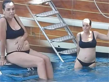 Beş aylık hamile Bengü'nün tekne tatili