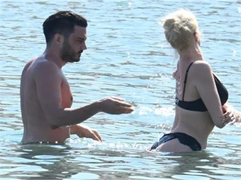 İlyas Yalçıntaş sevgilisiyle Bodrum tatilinde