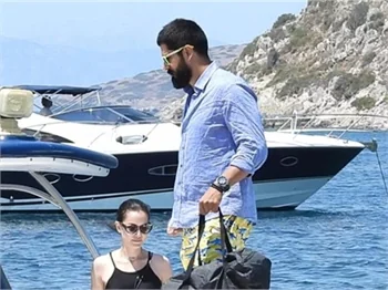 Burak Özçivit ve Fahriye Evcen'in tekne keyfi!