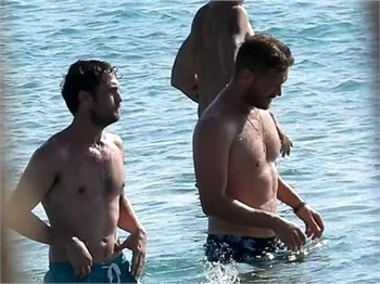 Aras Bulut İynemli'nin moral tatili