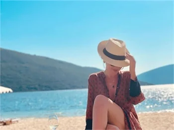 Hadise'den tatil pozları...