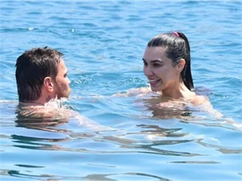 Sinan Akçıl ile Burcu Kıratlı'nın Bodrum tatili