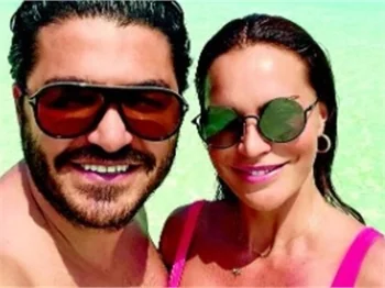 Ebru Şallı ve eşi Uğur Akkuş'un gün batımı romantizmi
