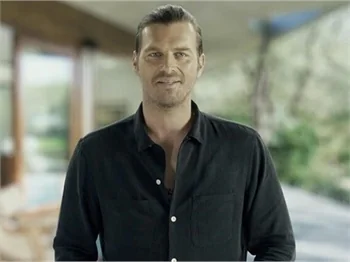 Kıvanç Tatlıtuğ, dünyaca ünlü dizi 'Into The Night'a konuk oldu!