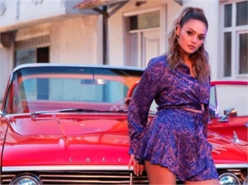 Hollywood’dan popstar olmaya geldi