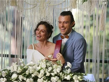 "İlk ve Son" için online gala yapıldı!