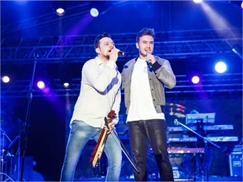 Konserde doğum günü sürprizi!