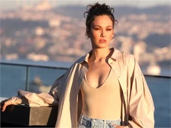 Melisa Şenolsun, Masumlar Apartmanı'nda!