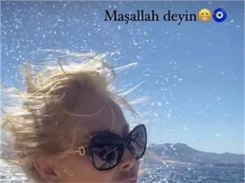 Ayşegül Yıldız'dan yaza veda pozları!