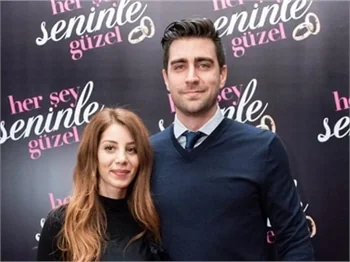 Çağlar Ertuğrul ile Kayla Manukyan ayrıldı mı?