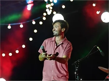 Yalın konserde sordu: "Güzel kızlar nerede?"