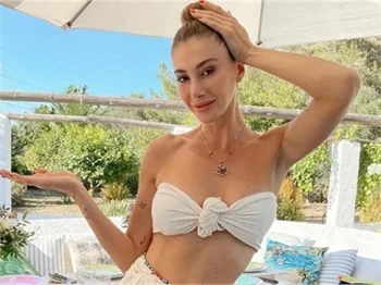Şeyma Subaşı paylaştığı fotoğrafın photoshopsuz olduğunu görünce...