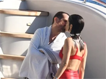 Beren Saat ile Kenan Doğulu tatile çıktı!