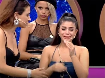 Canlı yayında gözyaşlarını tutamadı!