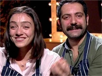 Merve Dizdar ile eski eşi Gürhan Altundaşar, Kadıköy'de bir araya geldi!