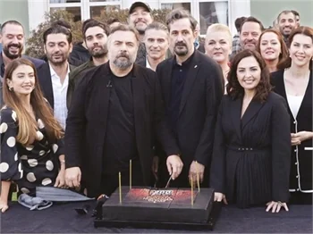 Eşkıya Dünyaya Hükümdar Olmaz 200. bölüme özel kutlama yaptı!