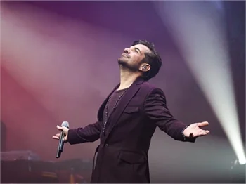 Kenan Doğulu'dan coşkulu konser...