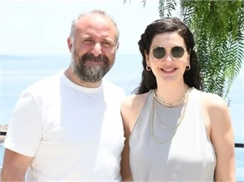 Bergüzar Korel ile Halit Ergenç'in kızları Leyla dünyaya geldi!