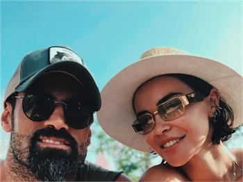 Zeynep Demirel’den eşi Volkan Demirel’e Yeşilçam konseptli doğum günü partisi
