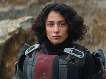 Cansu Tosun yurt dışında rol aldığı tanıtım filmindeki aksiyon sahneleriyle dikkat çekti!