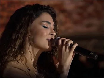Destan'ın yıldızı Ebru Şahin sesiyle büyüledi!