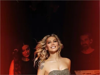 İrem Derici'den yeni yıl sürprizi!