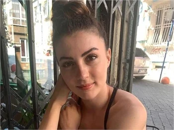 Burcu Özberk, İlhan Şen'le aşk yaşıyor mu? İşte ilk açıklama...