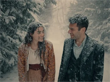 'Aziz' dizisinden karlar altında romantik tanıtım!