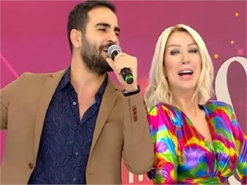 Çağlar Ökten, Seda Sayan'a  bir kez de canlı yayında evlenme teklif etti