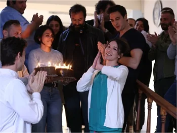 Hazal Subaşı'na sürpriz doğum günü partisi!